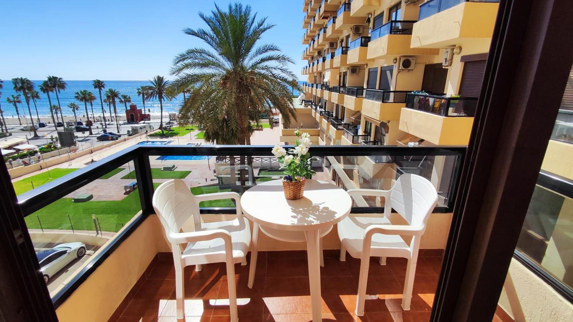 בנאלמדנה Aloha Playa Apartment With Ocean Views And Pools מראה חיצוני תמונה